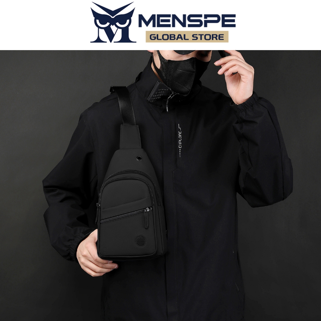 Menspe กระเป๋าคาดหน้าอกผู้ชาย Cross Body Bag กระเป๋าสะพายเดินทางกันน้ําความจุขนาดใหญ่กระเป๋าลําลองหูฟังออกแบบรูผู้ชายแฟชั่นกระเป๋าสะพาย Leisure Sport Street กระเป๋าสําหรับ College St