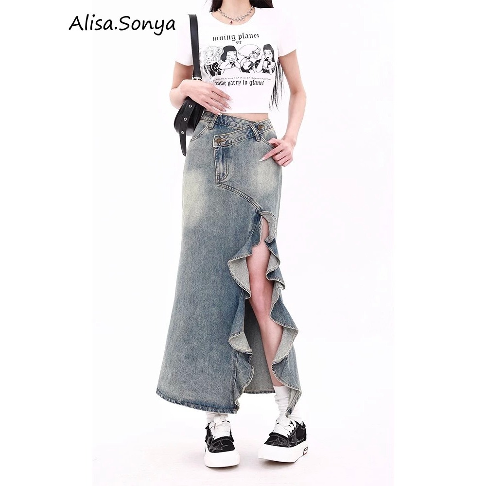 Alisa.Sonya กระโปรง Y2K กระโปรงยีนส์ผ่าหน้า ระบาย เอวสูง สไตล์เกาหลี สําหรับผู้หญิง 24AS1144