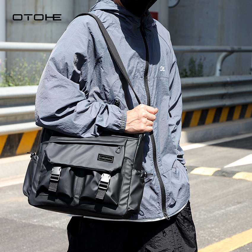 OTOHE กระเป๋าสะพายไหล่ผู้ชายแฟชั่น Unisex Cross Body กระเป๋าหลายกระเป๋าออกแบบกันน้ําน้ําหนักเบา Casual Sport Street กระเป๋า