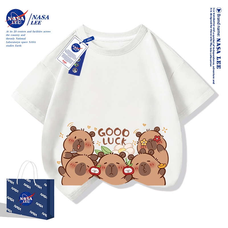 เสื้อยืดแขนสั้นฤดูร้อนสไตล์อเมริกัน NASA สำหรับเด็ก รุ่นใหม่ปี 2025ผ้าคอตตอนนุ่ม ลายครอบครัวคาปิบารา