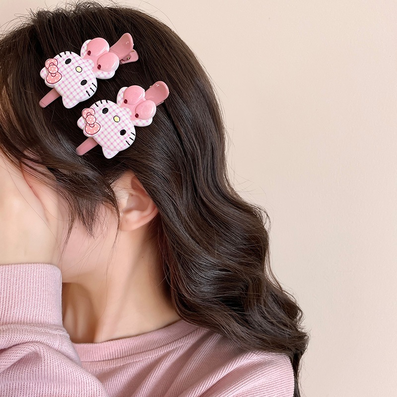 2025 ใหม่ลายสก๊อต HelloKitty Hairpin ญี่ปุ่นน่ารักการ์ตูนอุปกรณ์เสริมผมสําหรับเด็กผู้หญิง