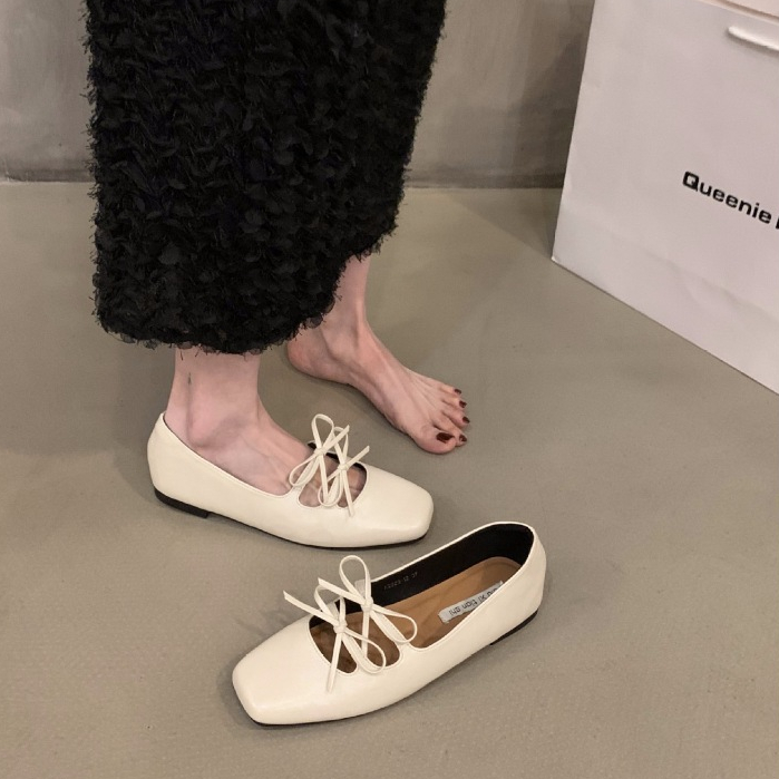 (พร้อมกล่อง) Luxlane รองเท้าแฟชั่นสำหรับผู้หญิง รองเท้าบัลเลต์หัวเหลี่ยมแบบแบน Elegant Retro Square Toe Mary Jane พร้อมโบว์เงินบัลเล่ต์แฟลต ขนาด 35-41 ราคา ถูกที่สุด ดีลบีเคเค แกลเลอรีภาพที่ 7