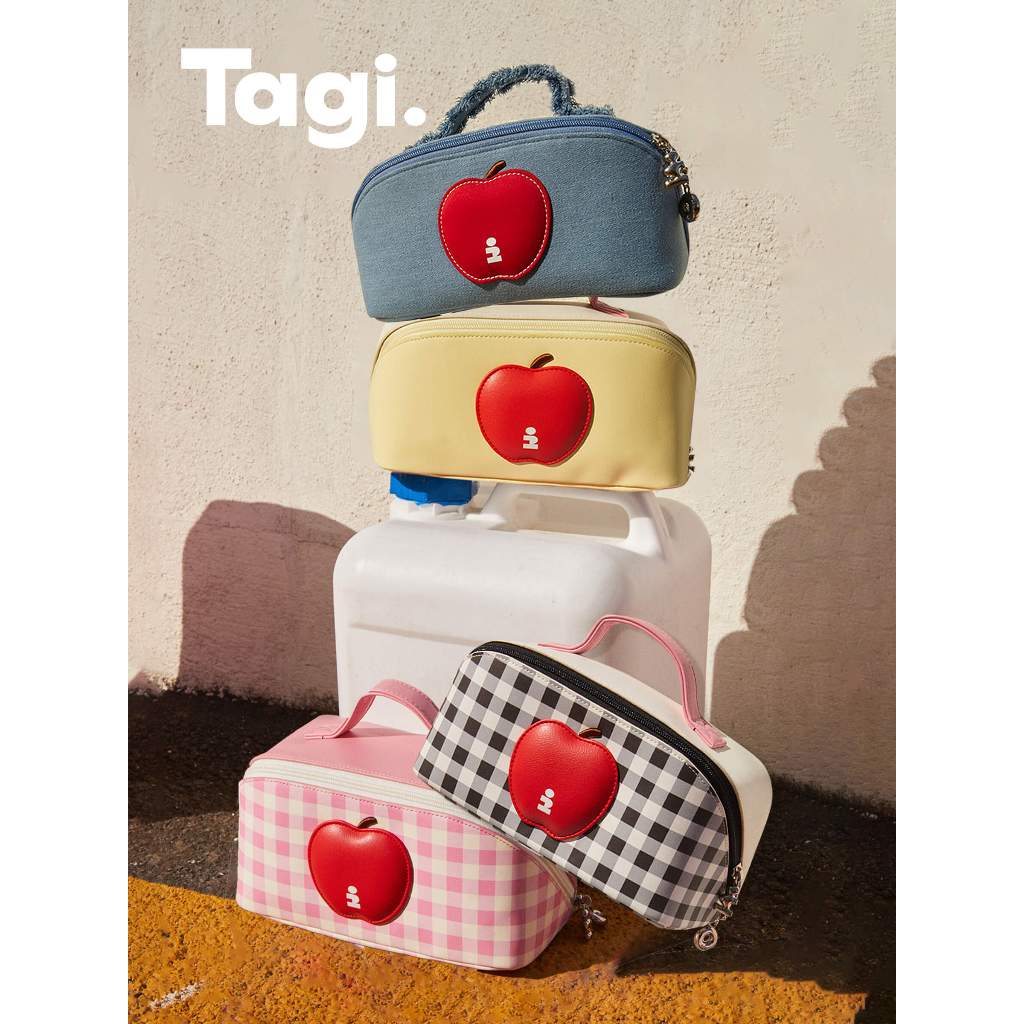 Tagi. Apple Cosmetic Bag กระเป๋าเครื่องสำอาง ผ้าเดนิม แบบพกพา กันน้ำ น่ารักสำหรับการเดินทาง คริสมาส