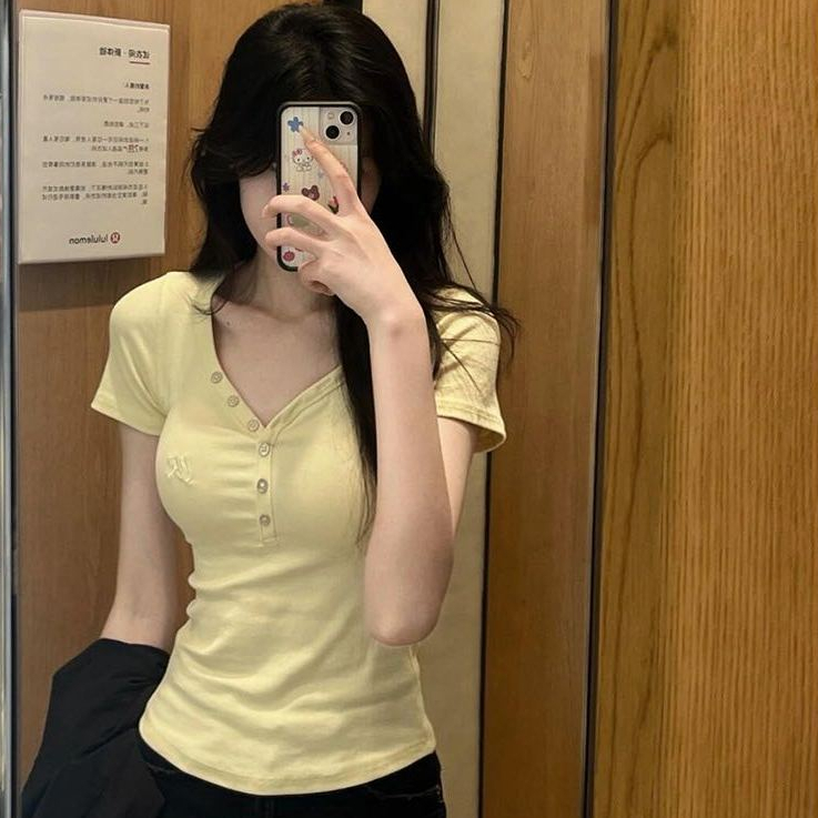 คอวีไหล่แขนสั้นเสื้อยืดผู้หญิงฤดูร้อนสลิมฟิตออกแบบปุ่มอเมริกันสาวร้อนสั้นด้านบนผู้หญิง