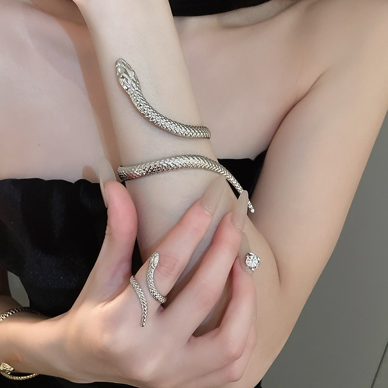 เดรช ทองงูรูปร่างโอ้อวดการออกแบบที่เรียบง่ายสร้อยข้อมือแฟชั่นผู้หญิงซอกสร้อยข้อมือ - รูปที่ 2