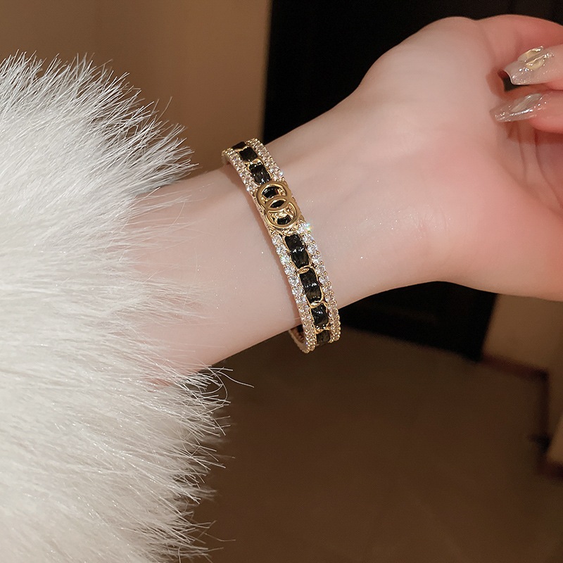 เดรเจว ทองเปิดโลหะเพชรสร้อยข้อมือผู้หญิงแฟชั่นซอกออกแบบที่เรียบง่ายเครื่องประดับมือ