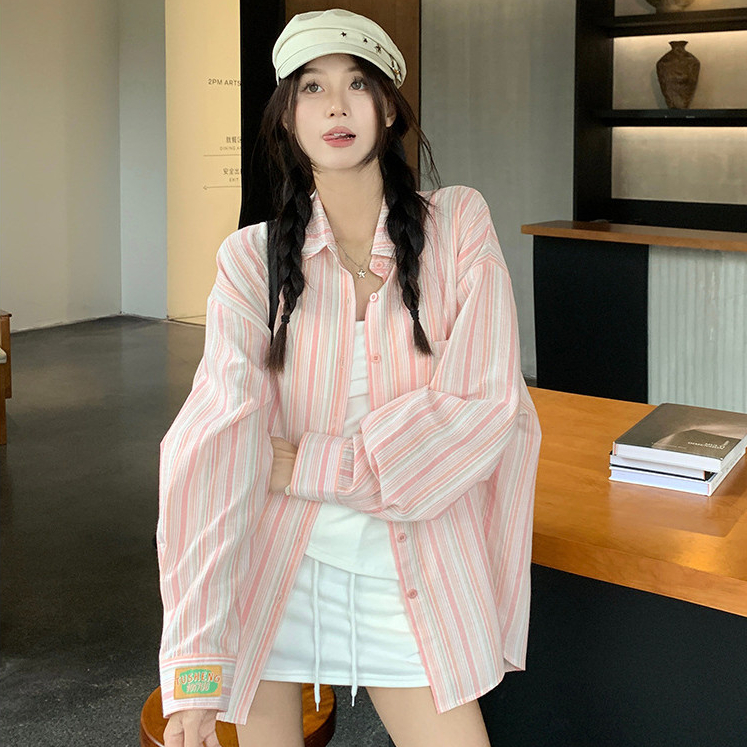 Laterme เสื้อเชิ้ตแขนยาวผู้หญิง คอวี ลายริ้ว สีสันสดส