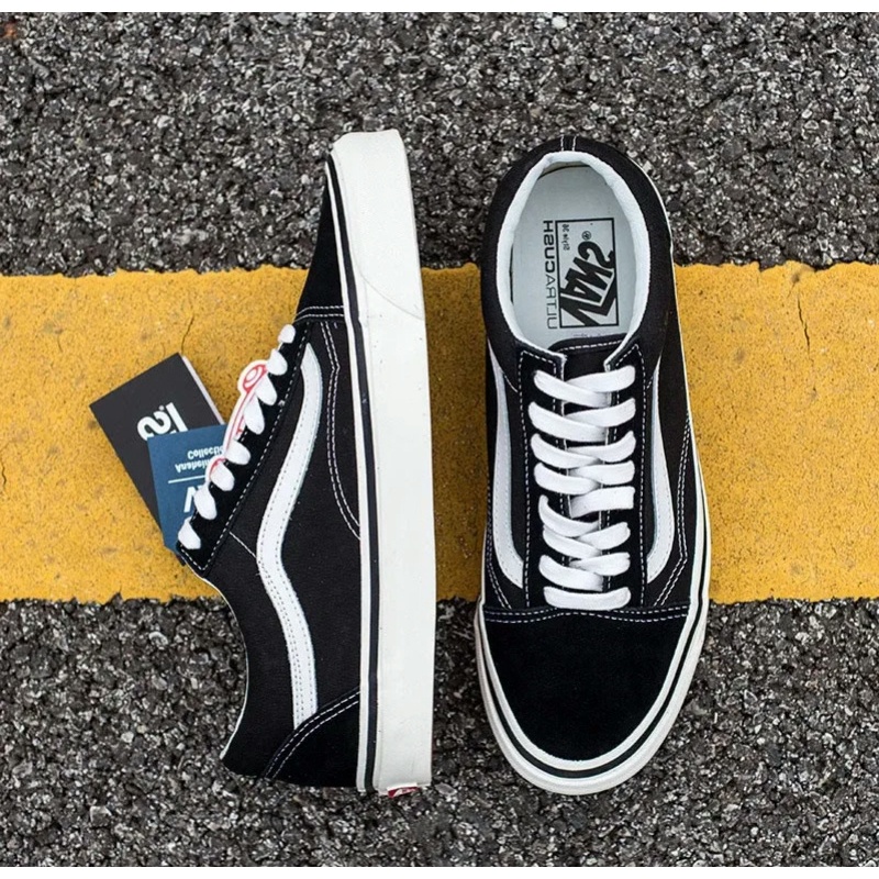 (จัดส่งที่รวดเร็ว) 🔥รองเท้าผ้าOld Skool สีดําบริสุทธิ์ รอเท้าผ้าใบ รองเท้าผ้าใบ สลิปออน รองเท้าผ้าใบ