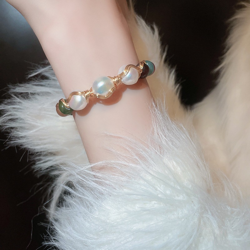 เดรช มุกน้ําจืดที่มีสีสันผิดปกติเปิดสร้อยข้อมือแฟชั่นผู้หญิงที่เรียบง่ายเครื่องประดับมือ