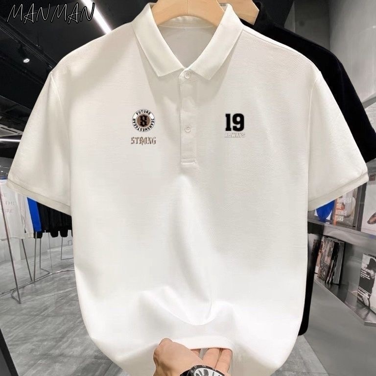 M&M เสื้อโปโลผู้ชาย การจับคู่สีคลาสสิก การพิมพ์แฟชั่น หลวมและสะดวกสบาย
