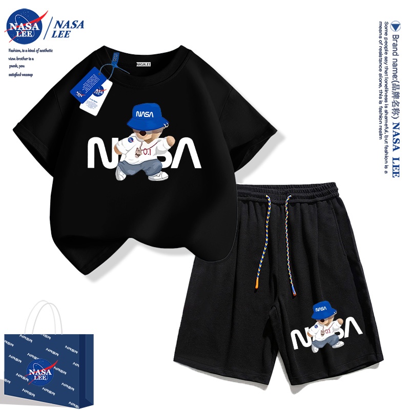 ชุดเสื้อยืดแขนสั้น+กางเกงขาสั้นสีดำลายหมีน้อยสำหรับเด็ก NASA ใหม่ปี 2025 ชุดเด็กผู้ชาย-ผู้หญิงสไตล์สปอร์ต