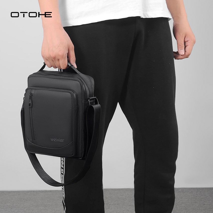 OTOHE กระเป๋าสะพายไหล่ผู้ชายกระเป๋าสะพายข้างกระเป๋ากันน้ําหนัง PU Casual Sport Street Bag