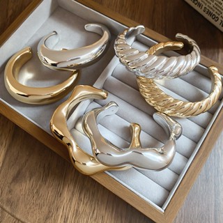 สร้อยข้อมือแฟชั่นสำหรับผู้หญิง เปิดเผยความสวยงามในสไตล์คุณ