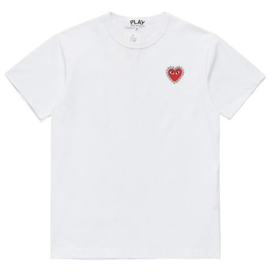 CDG Play Comme Des Garconสไตล์ใหม่เล่นหัวใจสีแดงผู้ชายผู้หญิงเสื้อยืดแขนสั้นลําลอง 0215