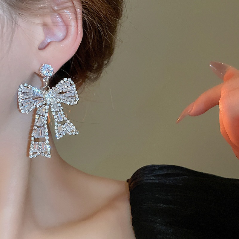 [Jewbeauty]เข็มเงินชุดโบว์เพชรสี่เหลี่ยมคางหมูเพทายสร้อยคอต่างหูชุดแสงหรูหราความรู้สึกสูงแฟชั่นออกแบบเครื่องประดับขายส่ง - รูปที่ 7