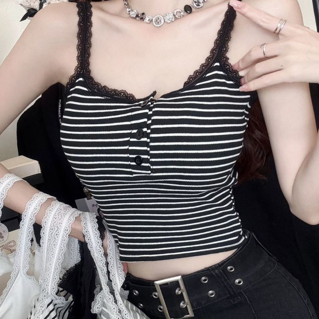ผีม้าสาวลูกไม้ยกทรงฤดูใบไม้ผลิฤดูร้อนสไตล์ใหม่สวมใส่ด้านนอก จุดต่ําสุด ด้านบนเซ็กซี่สลิมฟิตผอมสาวร้อน เฟมา