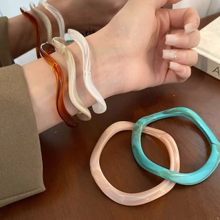 ศิลปะเกาหลี mope Resin สร้อยข้อมือสีเหลืองอําพันย้อนยุคฝรั่งเศสของผู้หญิงสร้อยข้อมือที่พูดเกินจริงปลอกแขนย้อนยุค