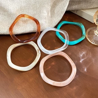 ศิลปะเกาหลี mope Resin สร้อยข้อมือสีเหลืองอําพันย้อนยุคฝรั่งเศสของผู้หญิงสร้อยข้อมือที่พูดเกินจริงปลอกแขนย้อนยุค