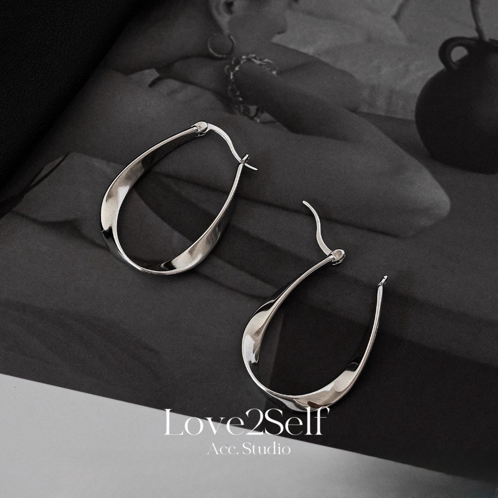 Love2Self E397 Hypoallergenic Silver Mobius Hoop ต่างหูสําหรับผู้หญิง Minimalist ต่างหูเกาหลี - รูปที่ 3