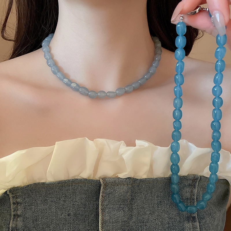 พลอยสีฟ้าไพลินขนาดเล็กสดสร้อยคอบุคลิกภาพแฟชั่นกระดูกไหปลาร้าโซ่อาวุโสความรู้สึกอารมณ์สร้อยคอหญิง