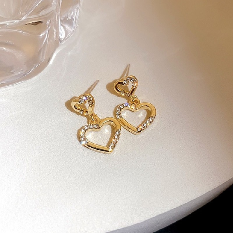 เกาหลีเกาหลี Diamond-studded Hollow Heart ต่างหูหญิง Influencer หรูหรา Classy Niche Design