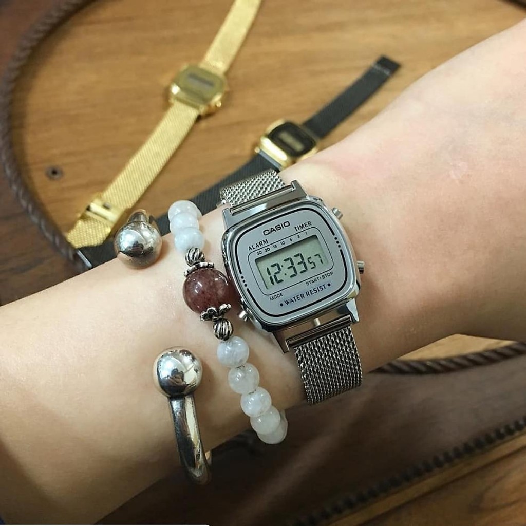 (รับประกัน 1 ปี) Casio นาฬิกา คาสิโอ นาฬิกาข้อมือผู้หญิง สายสเตนเลส รุ่น LA670WEM-7D - สีเงิน