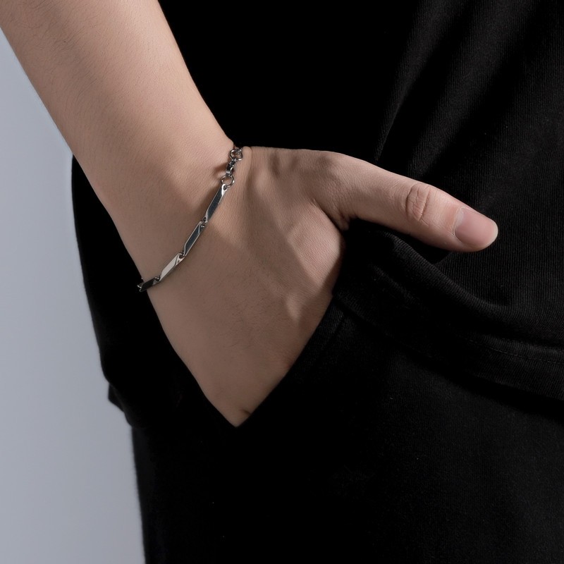 สร้อยข้อมือผู้ชายและผู้หญิงสแตนเลสแบบเรียบง่ายอุปกรณ์เสริมย้อนยุคฮิปฮอปแฟชั่น