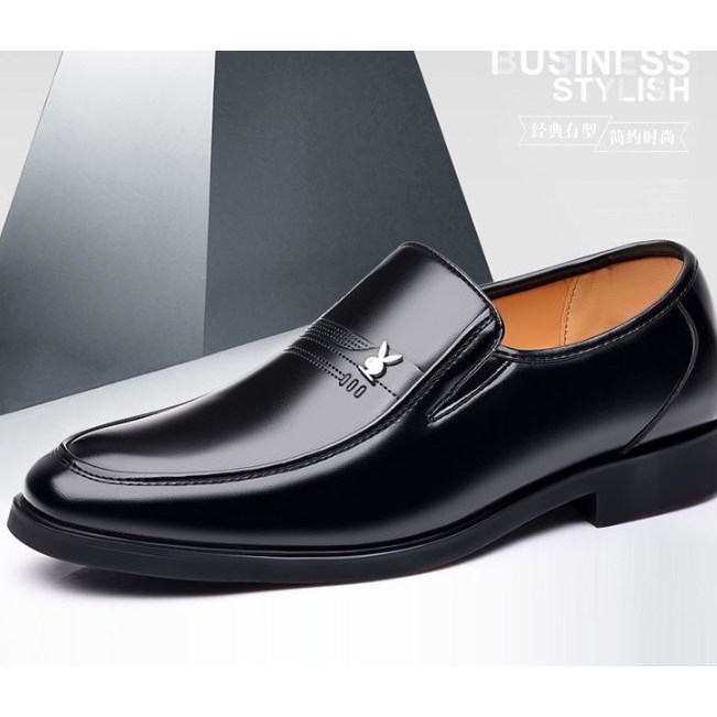รองเท้าหนังชาย คัชชูหนัง  คัชชู ผู้ชาย  wearing black size 39-44, formal men's leather
