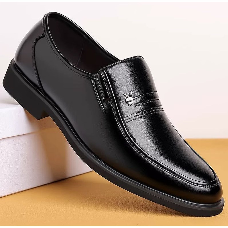 รองเท้าหนังชาย คัชชูหนัง  คัชชู ผู้ชาย  wearing black size 39-44, formal men's leather