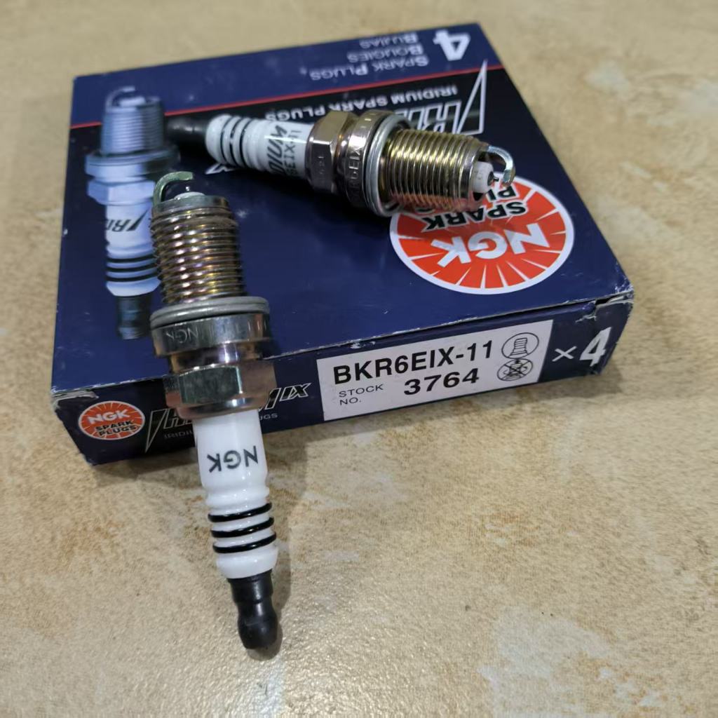 NGK BKR6EIX-11 3764 หัวเทียนโลหะผสมอิริเดียมพร้อม 4272 Audi A4 A4L MINI X3 2.5L