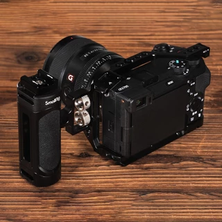 Smallrig Universal mini Side Handle Kit, โหลดสูงสุด 6kg (13.2lbs), มีราง Nato, รองเท้าเย็นและรูเกลียว 1/4"-20 สองหัวที่มีระยะห่าง 18mm (0.7in), 4816