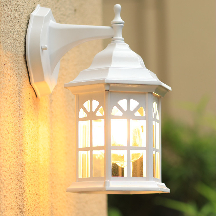 วินเทจโคมไฟติดผนังกลางแจ้งกันน้ำระเบียงไฟสไตล์ยุโรปกลางแจ้งโคมไฟติดผนังทางเดินทางเดินไฟลานโคมไฟติดผนัง