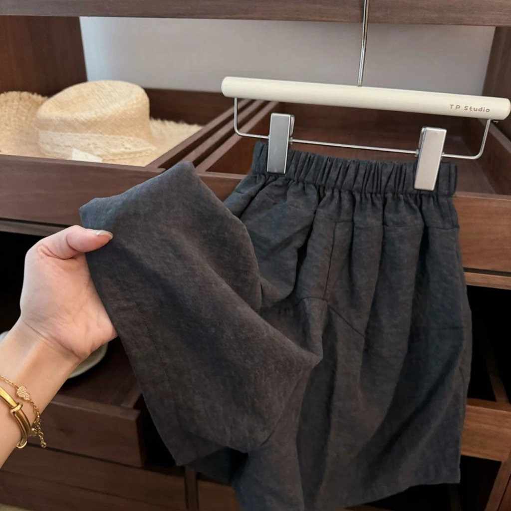 เวอร์ชั่นเกาหลีเสื้อผ้าเด็กฤดูร้อนเด็กสาวเสื้อกั๊กด้านบนสีเทากางเกงหลวมแฟชั่นชุดสองชิ้นแฟชั่น - รูปที่ 2