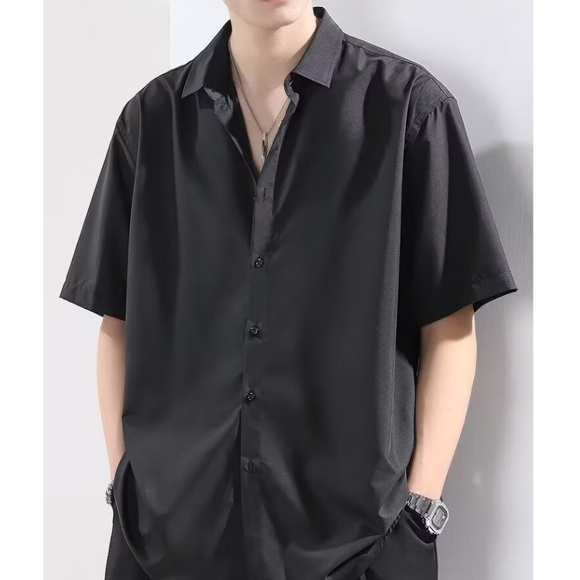 สไตล์เกาหลีใหม่ ผู้ชาย เสื้อเชิ้ตแขนสั้น สีทึบ สะดวกสบาย เรียบง่ายและใจกว้าง ระดับพรีเมี่ยม มีความรู้สึกห้อยลงมา รีดผ้าฟรี M-5XL