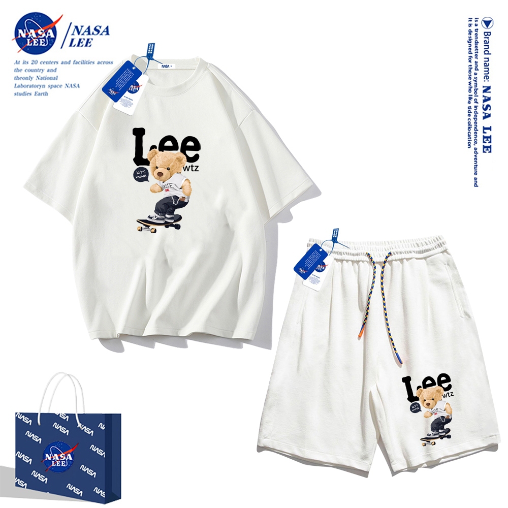 ชุดออกกำลังกายผู้ชายปี 2025 เสื้อยืดแขนสั้น Nasa สำหรับฤดูร้อน กางเกงขาสั้นผ้าฝ้ายทรงหลวม สไตล์เรียบง่ายและทันสมัย เหมาะสำหรับทั้งผู้ชายและผู้หญิง