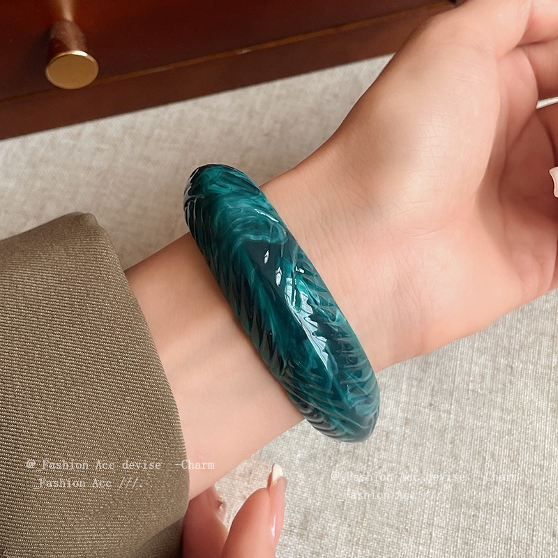 อะคริลิจาง ๆ ผิดปกติเปิดสร้อยข้อมือผู้หญิงเกาหลีสร้อยข้อมือที่เรียบง่ายความรู้สึกระดับสูงเครื่องประดับมือขายส่ง - รูปที่ 6