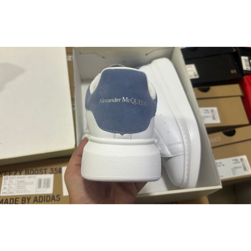 Alexander McQueen รองเท้าผ้าใบหางหนังสีดําสําหรับทั้งชายและหญิงคลาสสิกอเนกประสงค์ Anti Fouling ริ้วรอย Soft Cowhide รองเท้าผู้หญิงแฟชั่น