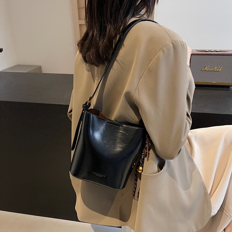 Waxed Leather Bucket Bag for Women Commute Vintage Shoulder Crossbody Bag