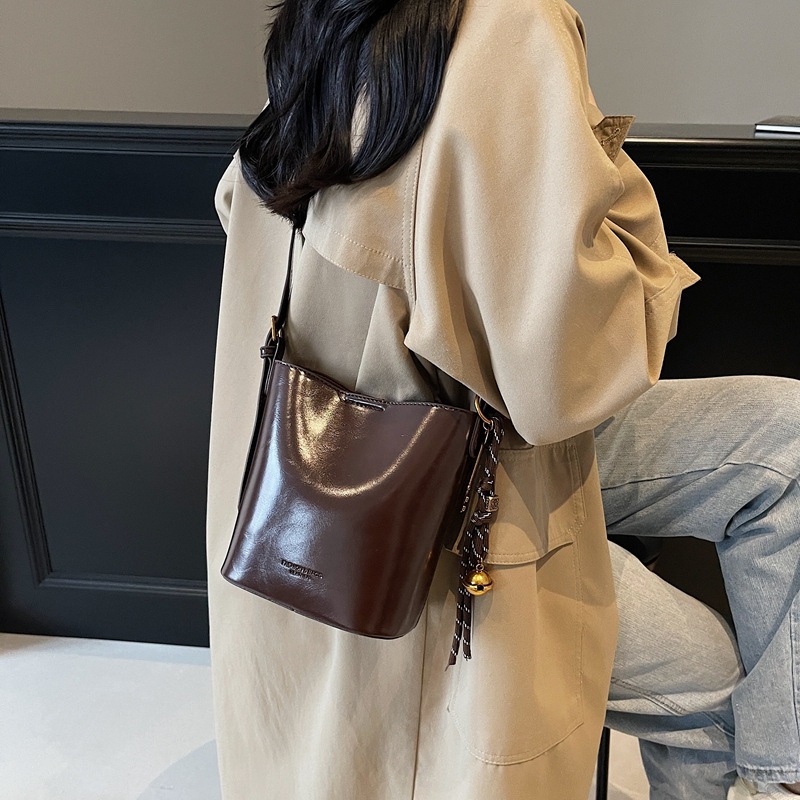 Waxed Leather Bucket Bag for Women Commute Vintage Shoulder Crossbody Bag
