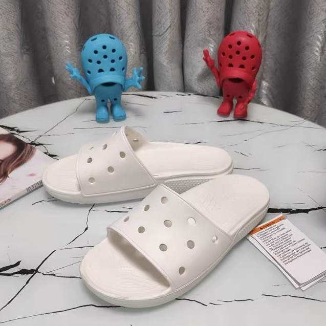 CROCS จระเข้ รองเท้าแตะคลาสสิกรองเท้าแตะ จระเข้ เหมาะสําหรับผู้ชายและผู้หญิงรองเท้าแตะกลางแจ้งรองเท้าแตะในร่ม
