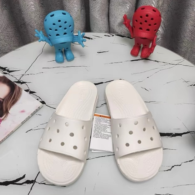 CROCS จระเข้ รองเท้าแตะคลาสสิกรองเท้าแตะ จระเข้ เหมาะสําหรับผู้ชายและผู้หญิงรองเท้าแตะกลางแจ้งรองเท้าแตะในร่ม