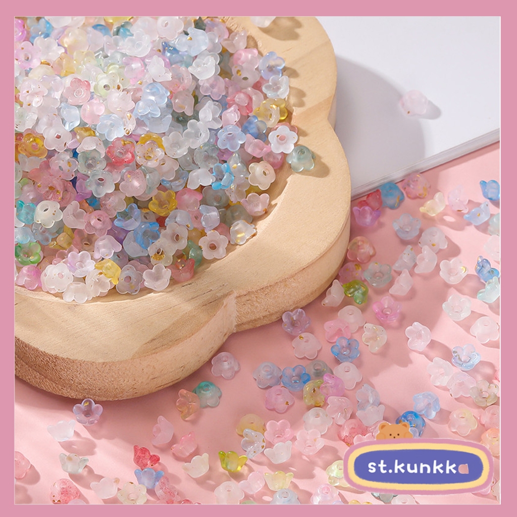 St.kunkka 50 ชิ้นอะคริลิคไล่โทนสีดอกไม้ลูกปัดหัวใจลูกปัด Lily of the Valley ดอกไม้ลูกปัดดอกไม้ฐานสําหรับ DIY สร้อยข้อมือสร้อยคอทํา