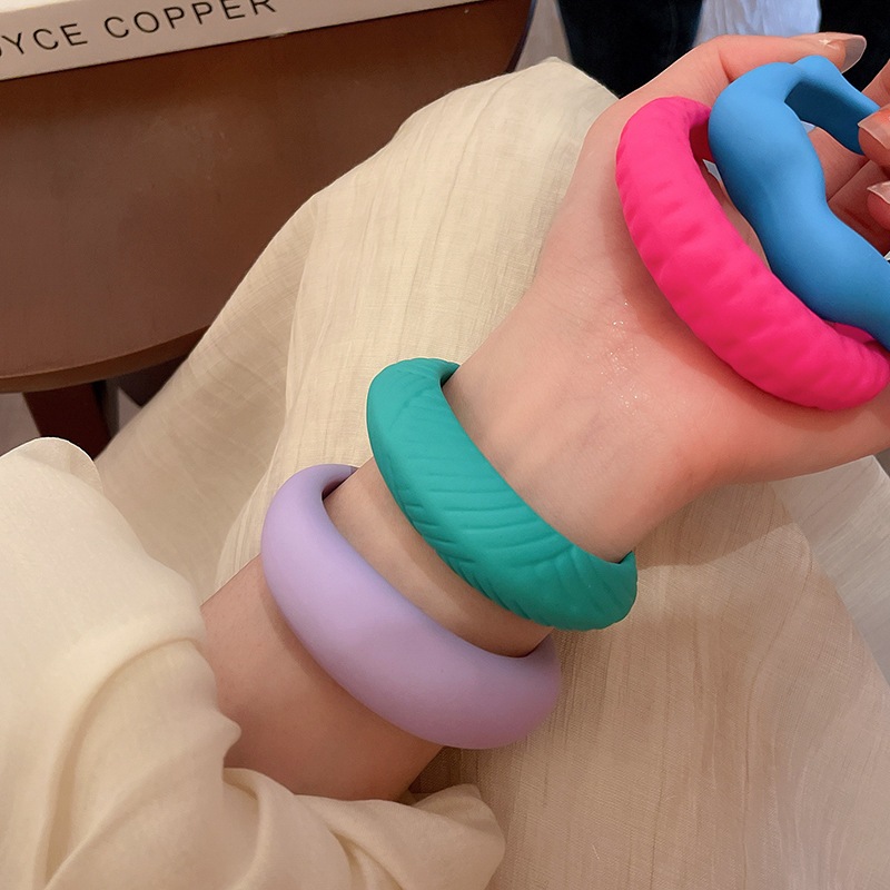 เส้นไม่สม่ําเสมอสร้อยข้อมือ dopamine รูปตัว C niche บุคลิกภาพสร้อยข้อมือแฟชั่นเรียบง่ายทุกอย่างพร้อมความรู้สึกสูงของเครื่องประดับมือหญิง - รูปที่ 3