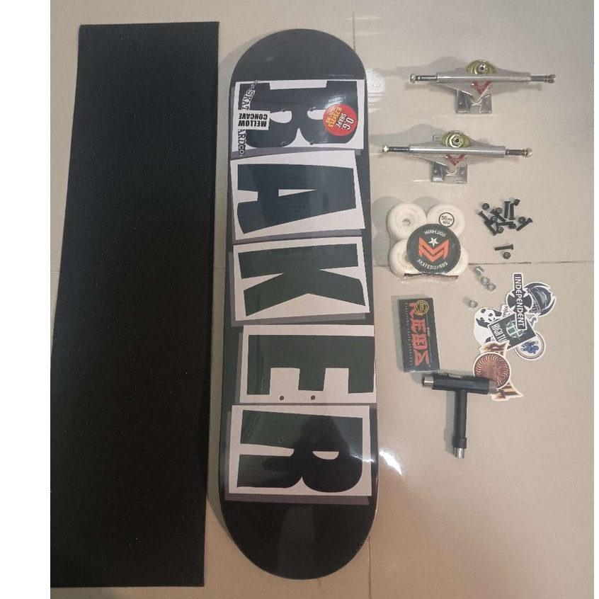 Pro สเก็ตบอร์ดครบชุด 8 นิ้ว 8.25 นิ้วผู้ใหญ่ชุดสเก็ตบอร์ดใหม่ BAKER MINILOGO VENTURE BON ES BEARING 