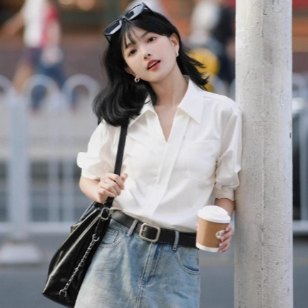 Laterme เสื้อเชิ้ตผู้หญิงแขนสั้น คอวี การออกแบบแขน ชุดทำงาน
