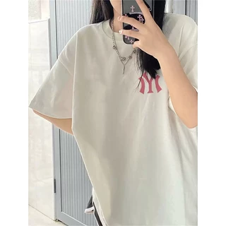 【จัดส่งตลอด 24 ชั่วโมง】🔥เสื้อยืดโอเวอร์ไซส์สไตล์วินเทจเกาหลี แฟชั่นสำหรับผู้หญิง ลายตัวอักษรสไตล์เกาหลี ผ้าฝ้าย คอกลม แขนสั้น 🤍💮 YG1017