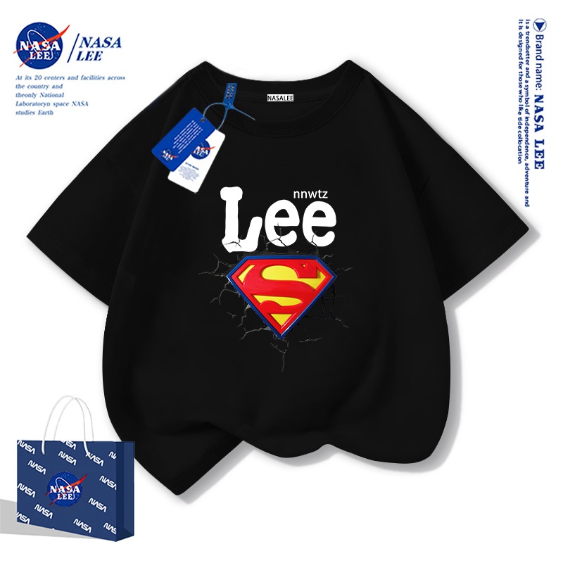 NASA สไตล์อเมริกัน เทรนด์ใหม่ปี 2025 เสื้อยืดแขนสั้นผ้าคอตตอนสำหรับเด็ก ลายซูเปอร์แมนฤดูร้อน