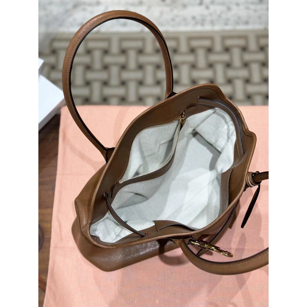 High-end ผักฟอก Cowhide แฟชั่นขนาดใหญ่ความจุกระเป๋าแฟชั่น Commuter กระเป๋า 2024 สไตล์ใหม่แบบพกพา Shou