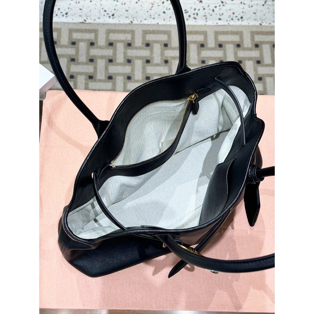 High-end ผักฟอก Cowhide แฟชั่นขนาดใหญ่ความจุกระเป๋าแฟชั่น Commuter กระเป๋า 2024 สไตล์ใหม่แบบพกพา Shou
