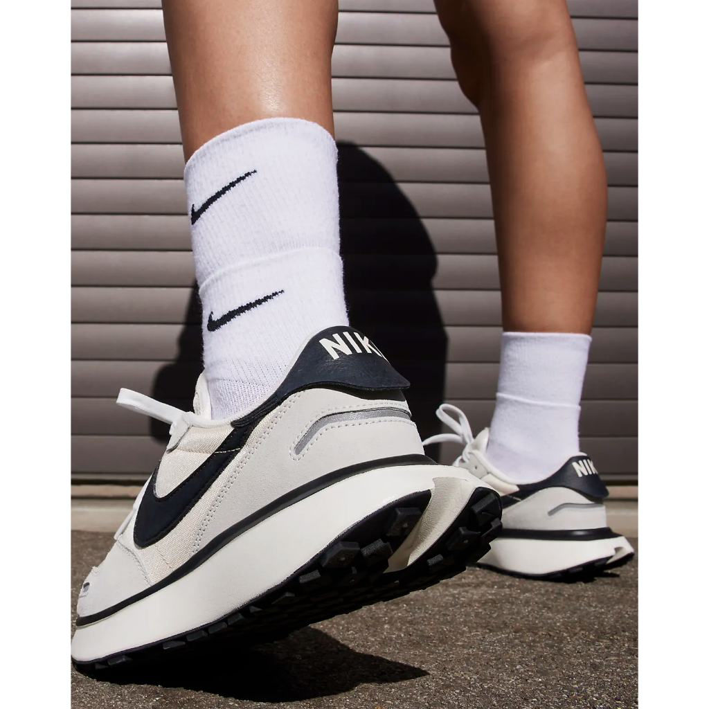 รองเท้าผ้าใบ Nike Phoenix Waffle Retro พื้นหนา